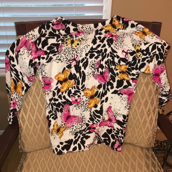 Butterfly beaded sweater 🦋 - Picture 3 of 5